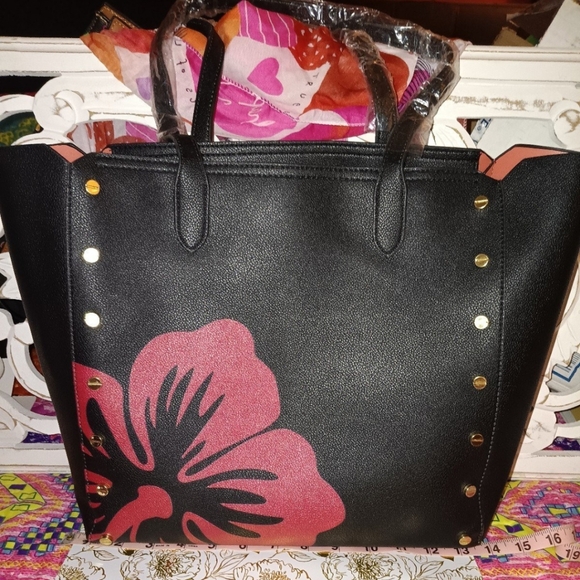 NEW! Women's Tote With Large Pouchette - Picture 1 of 5